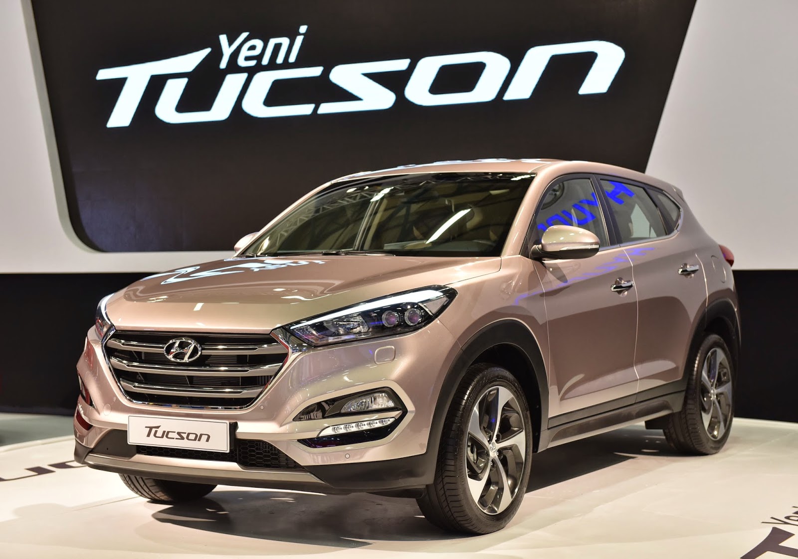 Hyundai Tucson 2021 бронзовый